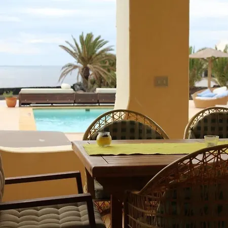 Ferienhaus In Puerto Del Carmen Mit Whirlpool, Garten Und Terrasse بيت للعطل بويرتو ذيل كارمين