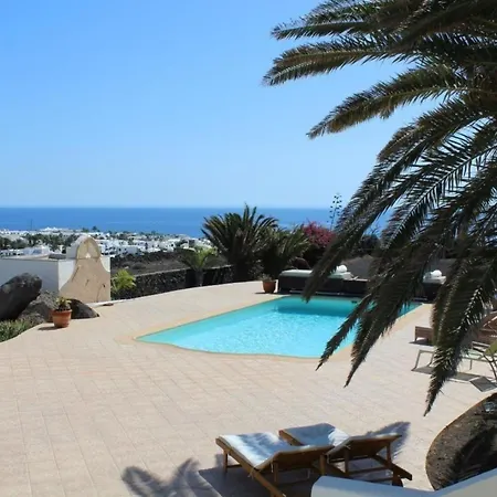 Ferienhaus In Puerto Del Carmen Mit Whirlpool, Garten Und Terrasse بويرتو ذيل كارمين
